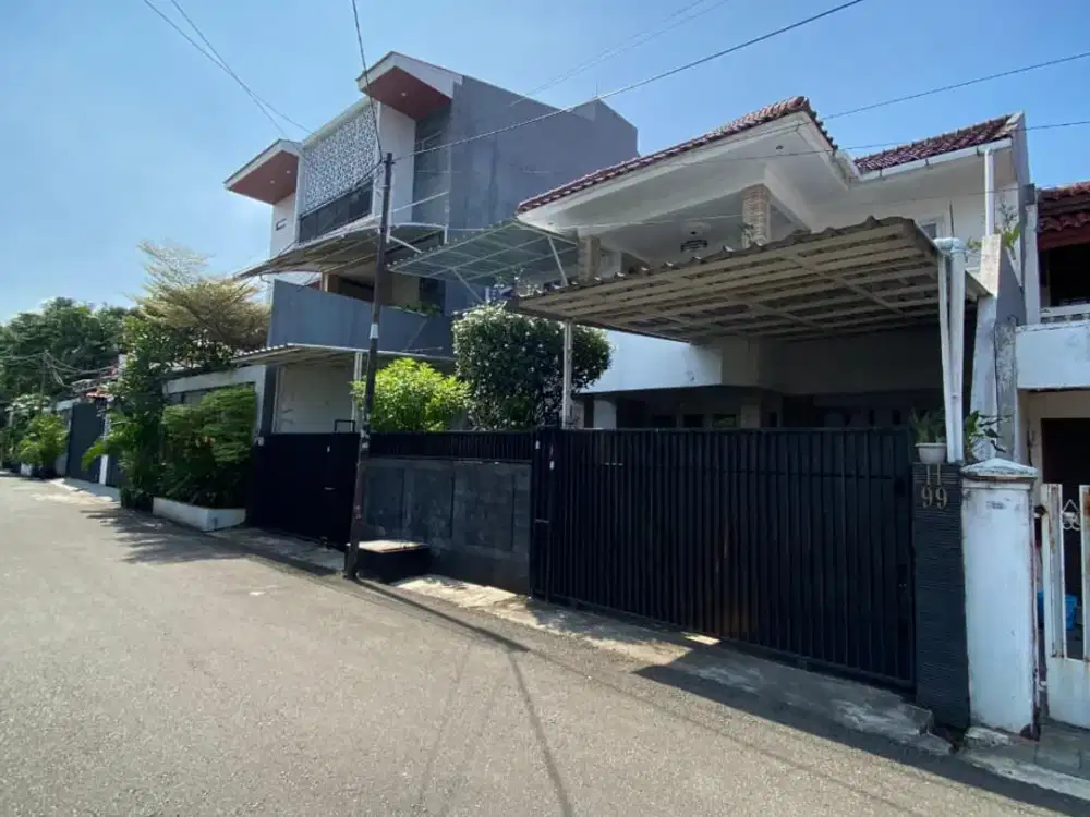 RUMAH BAGUS ASRI DALAM KOMPLEK TENANG STRATEGIS di KAYU PUTIH JAKARTA TIMUR