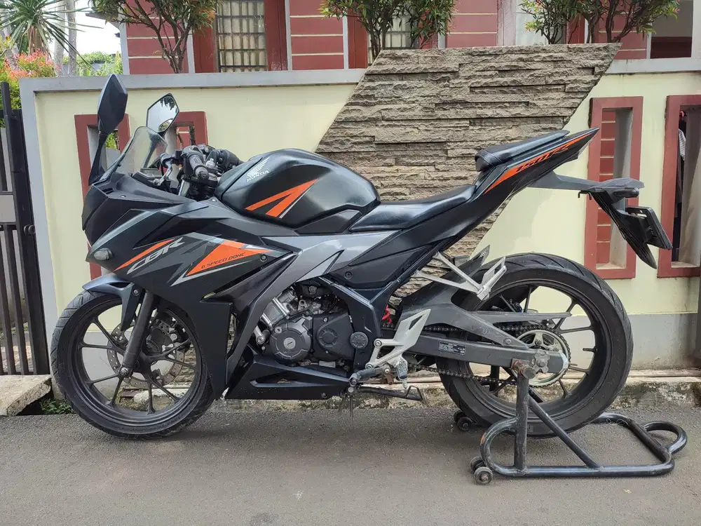 HONDA CBR FACELIFT ABS TAHUN 2019 BAGUS