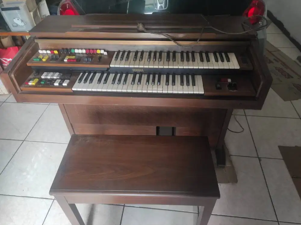 Organ Yamaha Vintage 2 , Keyboard nyala normal bunyi semua + bangku