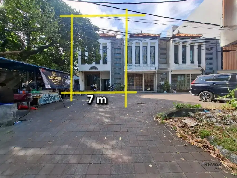 Ruko 3 Lantai Zona Perdagangan dan Jasa Dijual, di Renon
