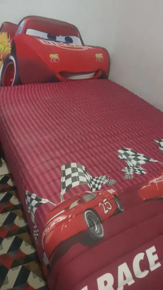 Saya jual springbed ya yg seperti gambar baru 6 bln pake