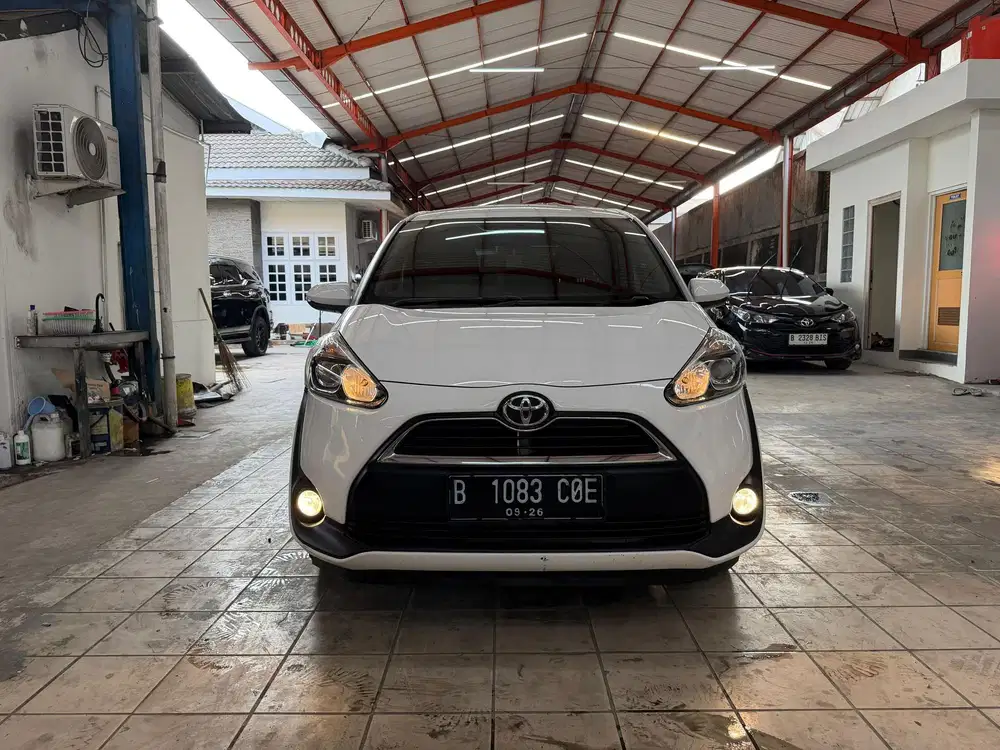 Toyota Sienta 1.5 G MT MANUAL 2016 Putih KM20rb antik memuaskan