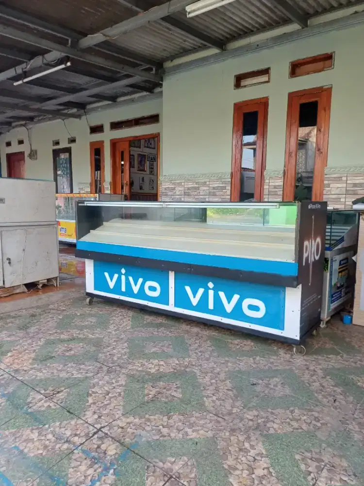 ETALASE COUNTER 2 METER