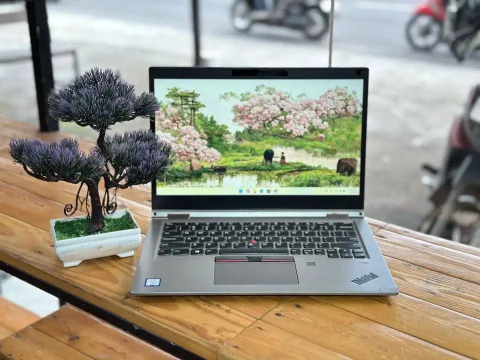 Lenovo Thinkpad X390 Yoga Corei5 Generasi 8 Ram 8Gb SSD Touchscreen
