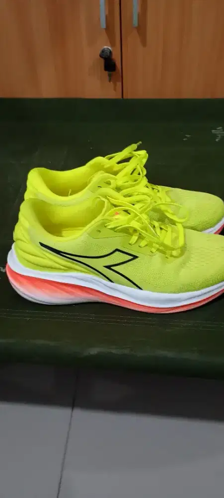 Sepatu Running Diadora