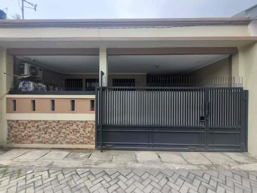 Dijual rumah rapih di Taman Cibodas