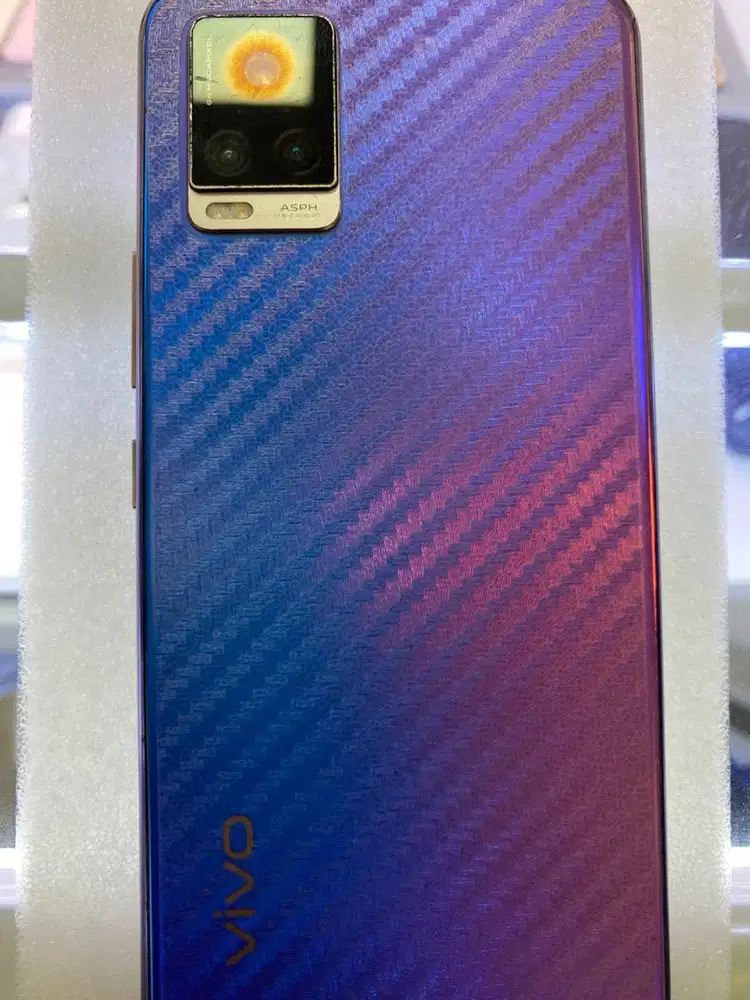 Vivo V20 2021 ram/rom 8/128gb baterai 4000 mAh sudah NFC