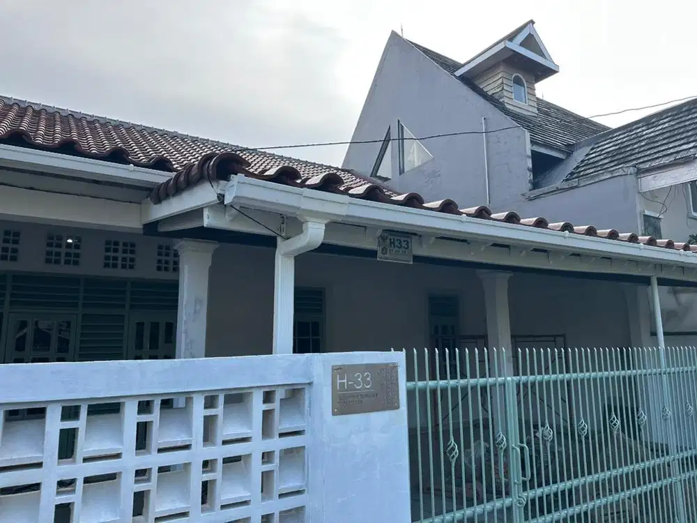 Semi Furnished, Jl Anggrek Rosliana II No: H-33, strategis dan tenang
