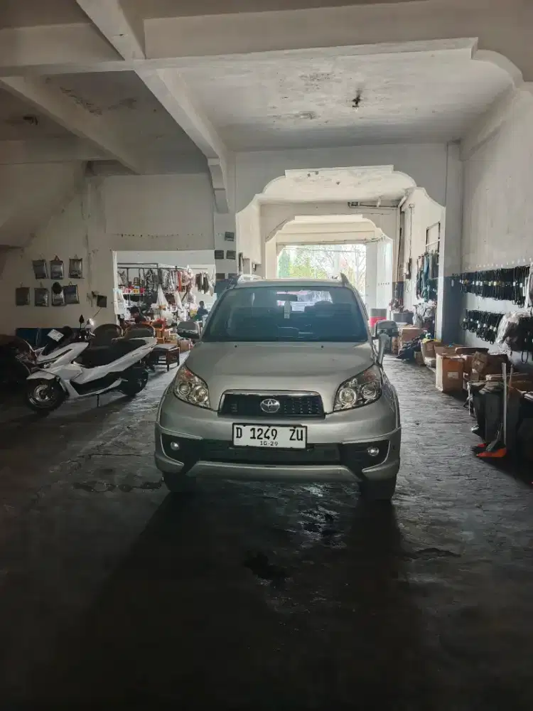 Toyota rush TRD 2014 km 75 rb