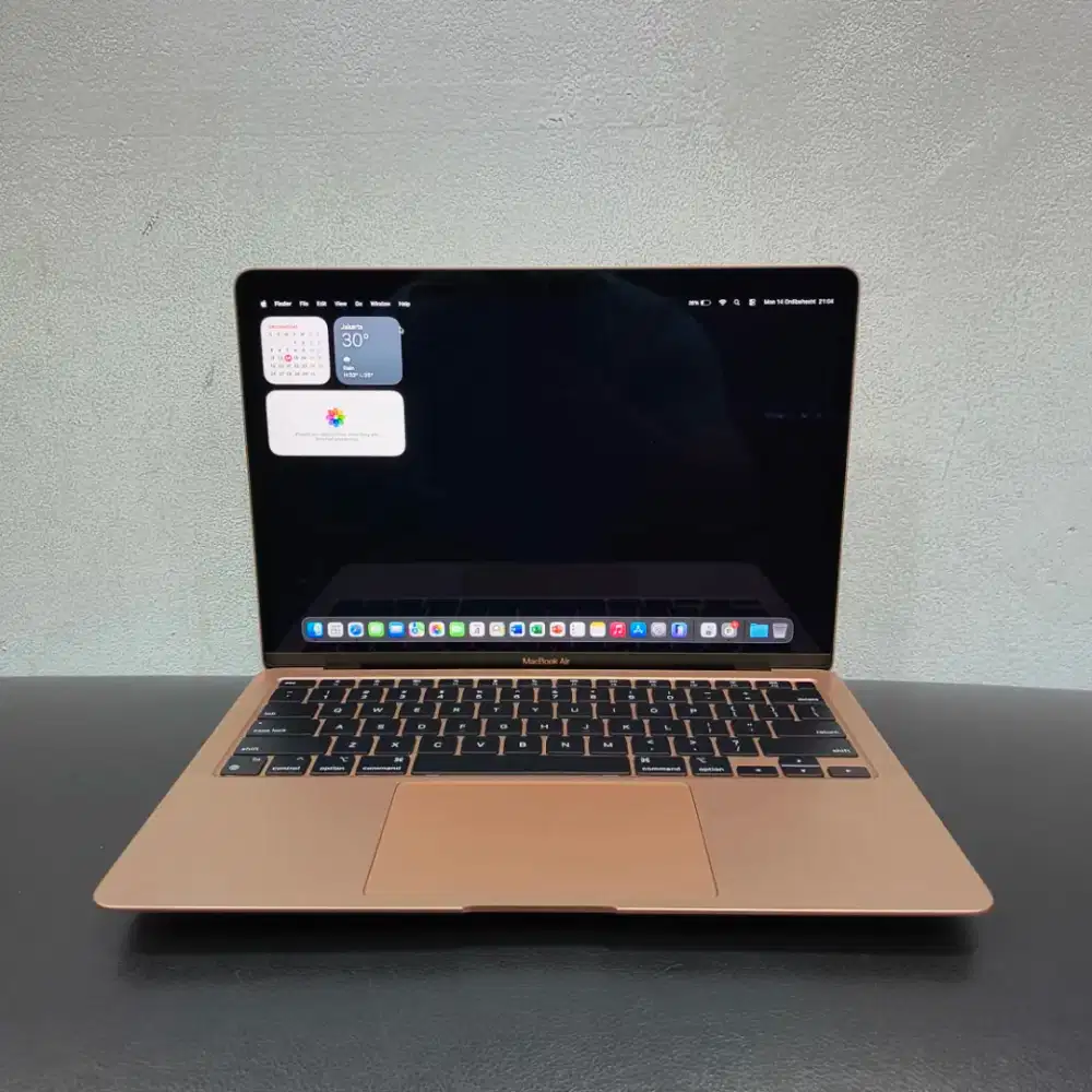 Macbook Air Retina 13 inch 2020 Chip M1 RAM 8GB / 256GB ( Second )