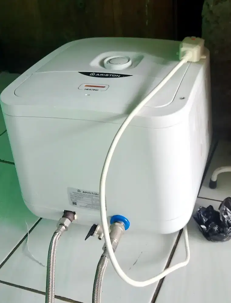 Water heater sower air anget dan dingin
