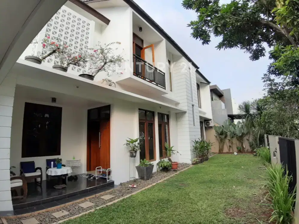 Rumah Dijual Modern Tropis Luas 317 Ada Halaman Belakang Bintaro