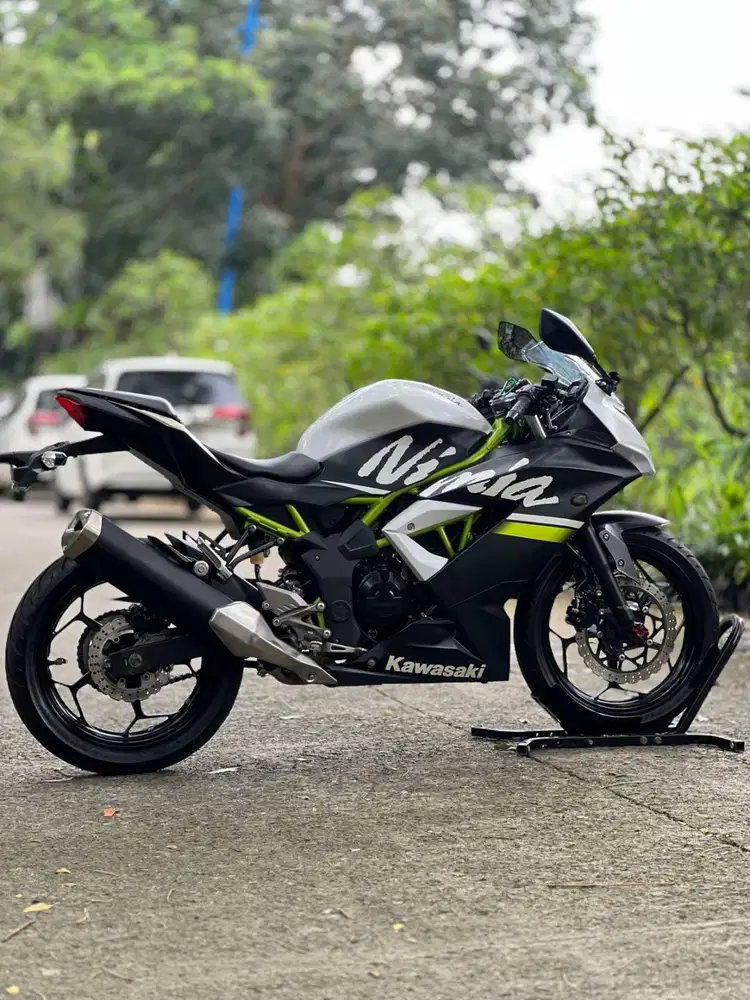 KM 5K AJA! KAWASAKI NINJA 250 MONO SL 2019 PUTIH PAJAK ON LIKE NEW