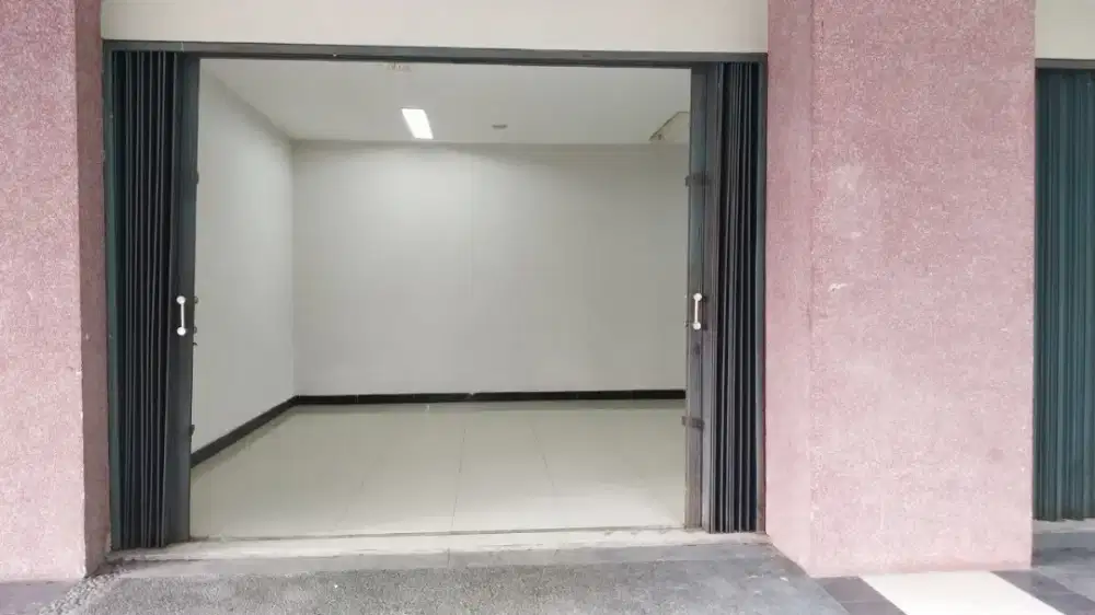 Di Kontrakkan Kantor Semarang 5035