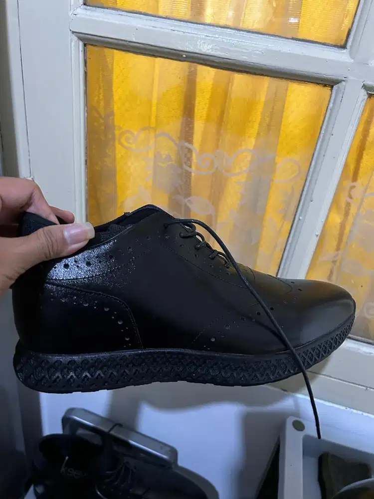 Keeve Sepatu Peninggi Badan +7cm