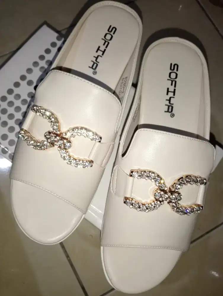 Sendal wedges elegan cantik simple