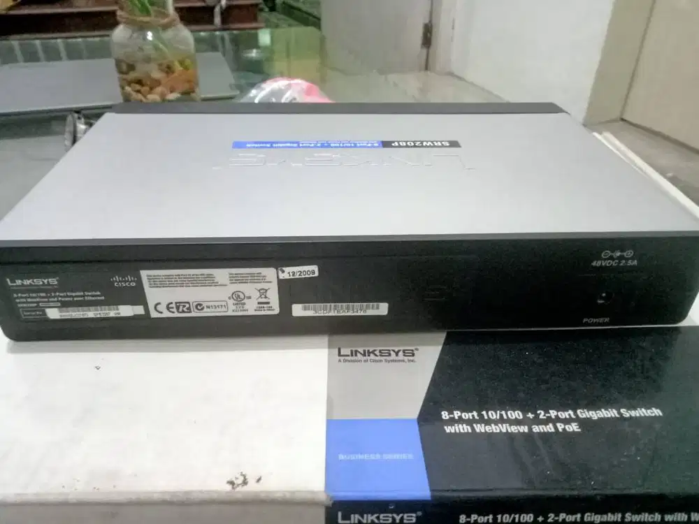 switch Linksys SRW208P