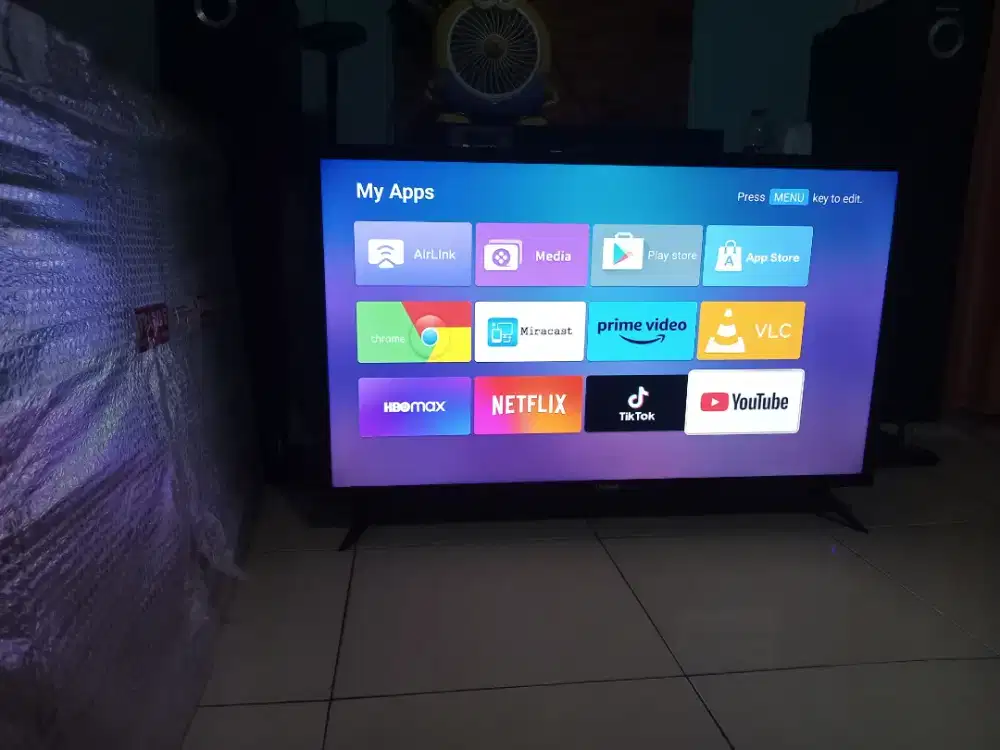 Jual cepat TV Smart Digital Led 43 inch merk Laiwan