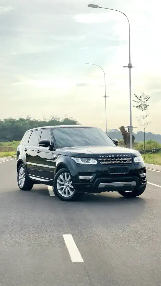 TERMURAH  Range Rover Sport HSE 3.0 V6 Supercharged — 2015

Black