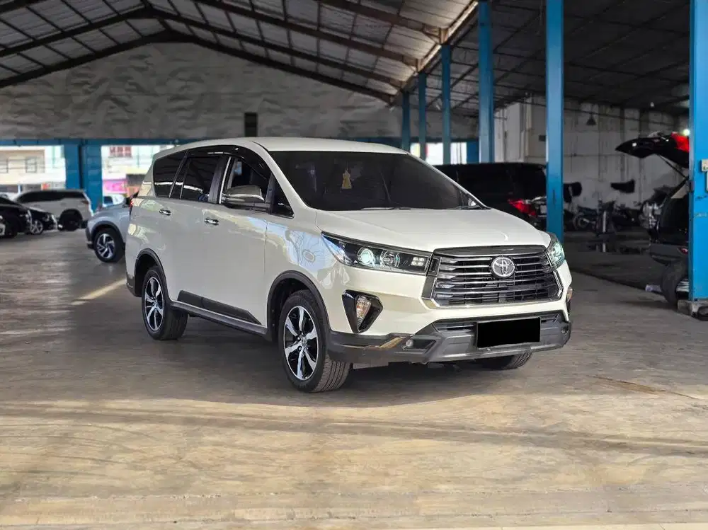 (TDP 70 JUTA) Toyota Innova 2.4 Venturer Diesel AT Matic 2022