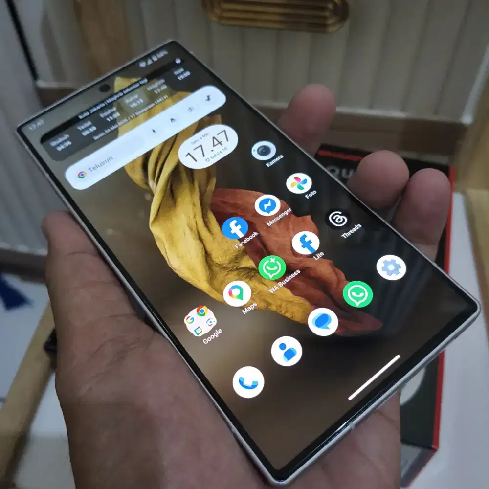 SHARP AQUOS R9 like new