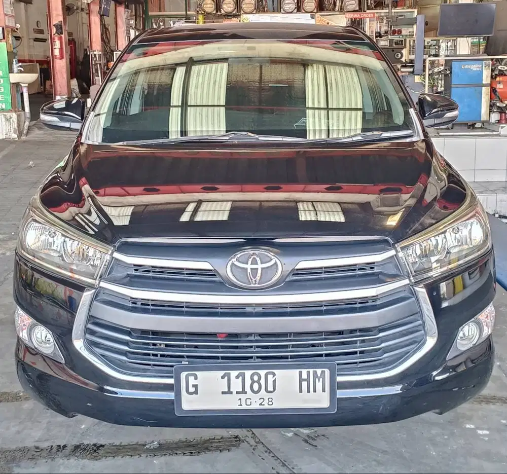 Innova reborn bensin AT seri G Hitam milik pribadi