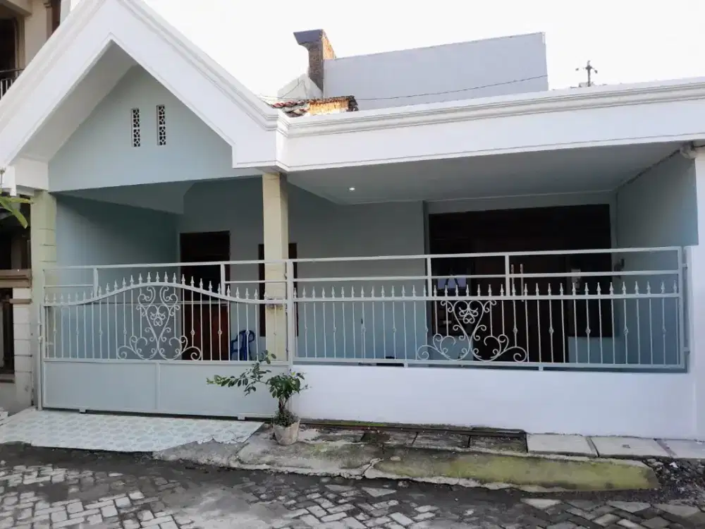 DISEWAKAN RUMAH DEKAT KAMPUS UNESA
