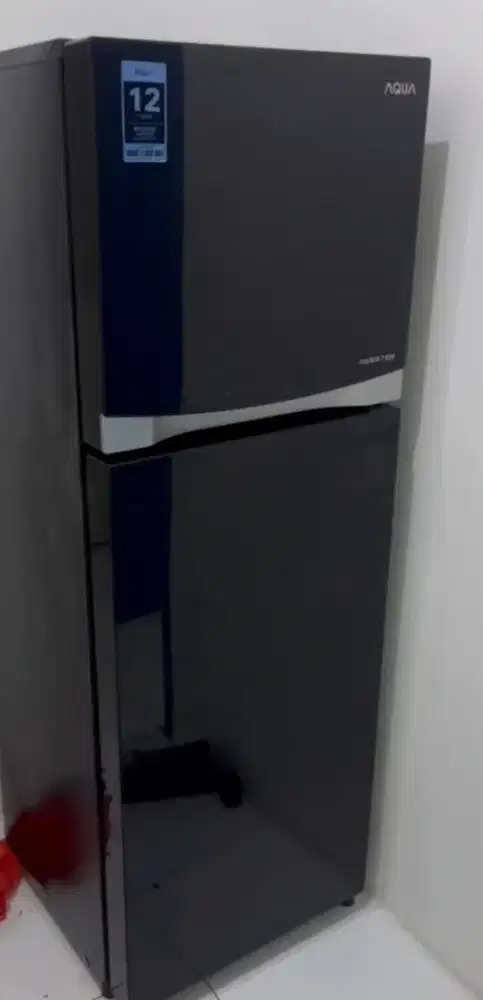 JUAL CEPAT KULKAS AQUA INVERTER 220L