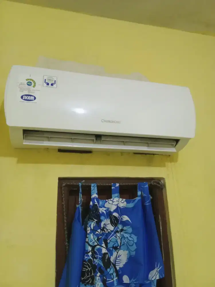 Dijual cepat AC Changhong setengah PK mulus