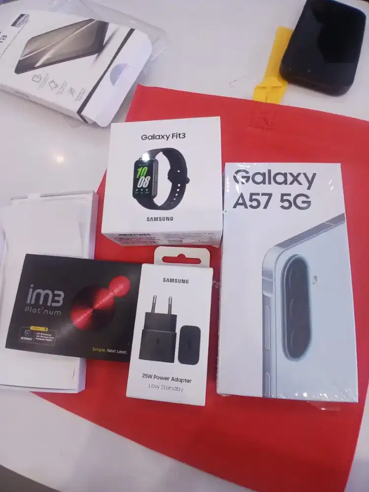 Samsung A57 12/256 free galaxy fit3 & adaptor 25W