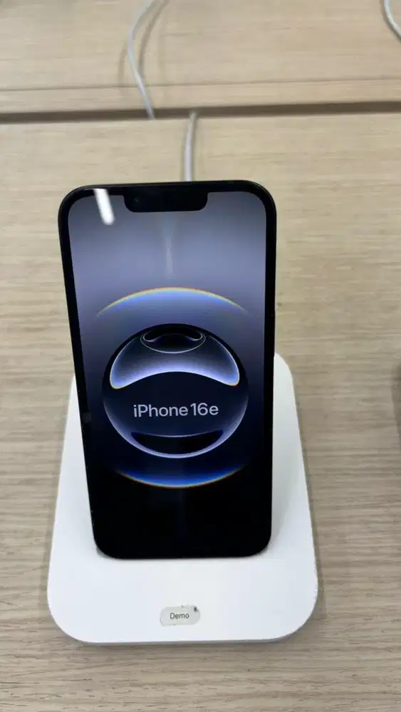 Cicilan 0% iPhone 16e
