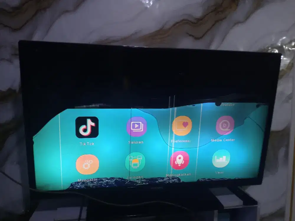 Samsung 32 in pecah layar