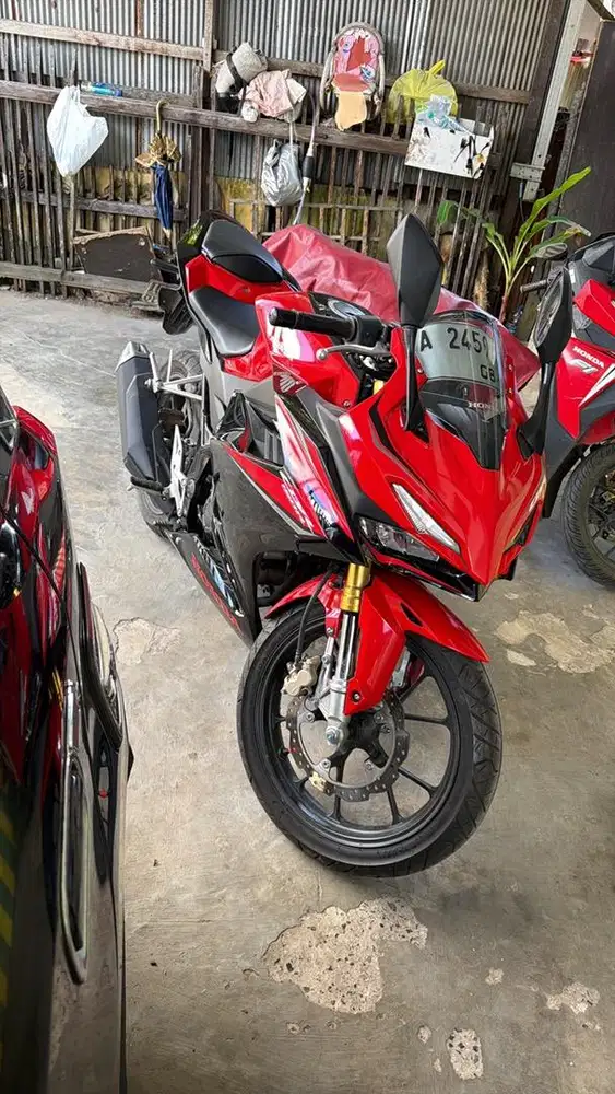 Cbr 150 victory red