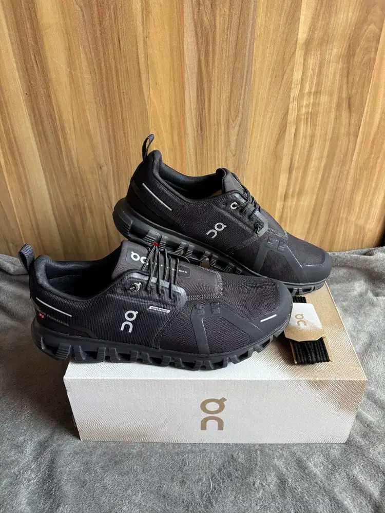 On Cloud 6 Waterproof Black - EU 44 / US 10 - 100% Original