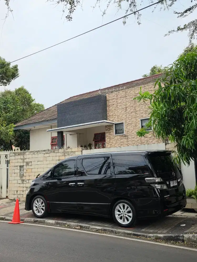 Toyota Vellfire Z CBU Matic Hitam