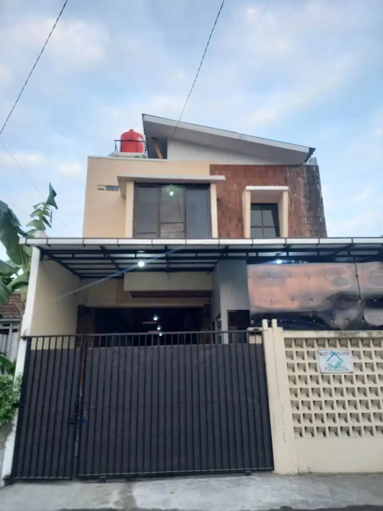 Kost 8 Kamar Sleman Full Furnished Dekat UPN UII Amikom