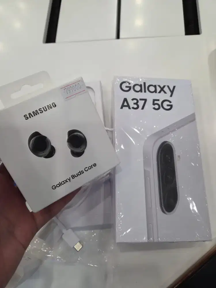Samsung A37 7/256 free buds core