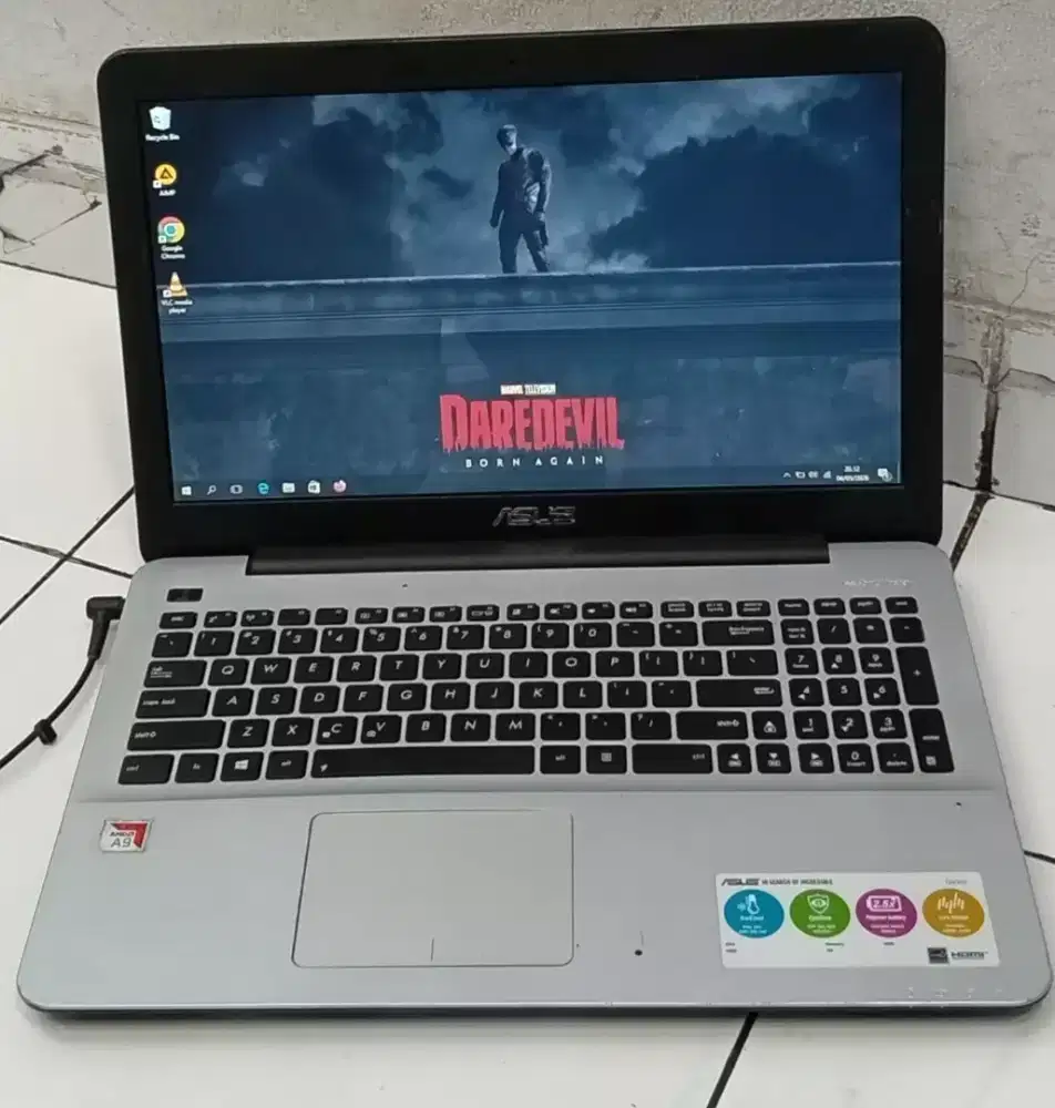 ASUSTeK computer X555BA