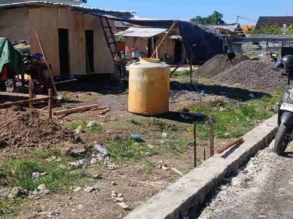 Di kontrakan tanah jalan Sedap malam , Denpasar, Bali