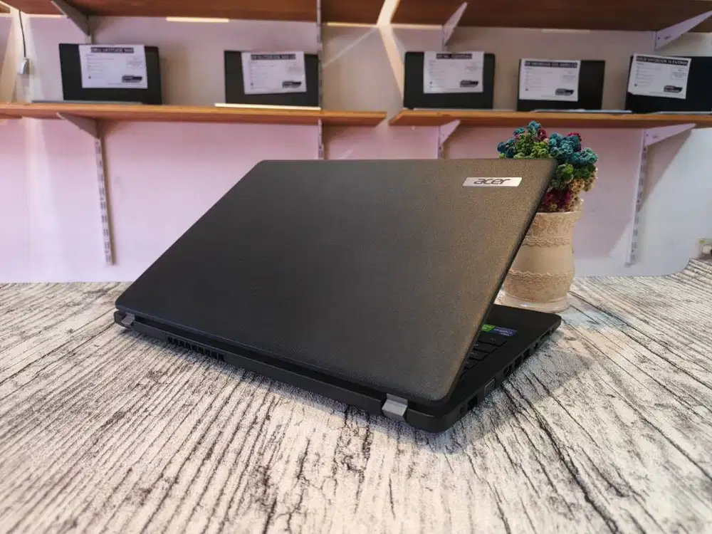ACER TRAVELMATE P214 // CORE i7 // RAM 16 // SSD 512 // NVIDIA MX330 (