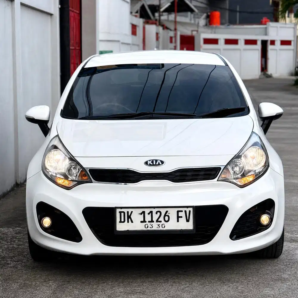 Kia Rio 2014 M/T Hatchback