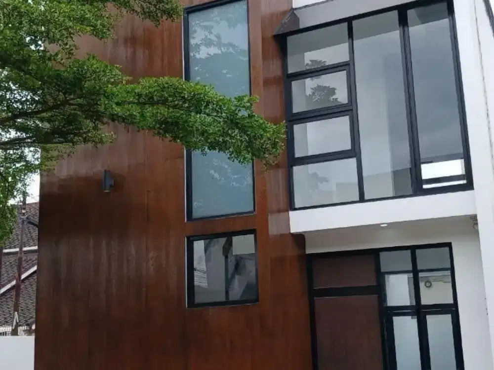 Rumah modern siap huni di Antapani Bandung