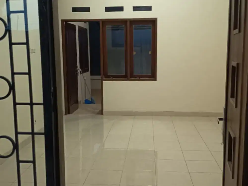 Disewa Rumah Aralia Type 7x18 Bagus Siap Huni di Harapan Indah
