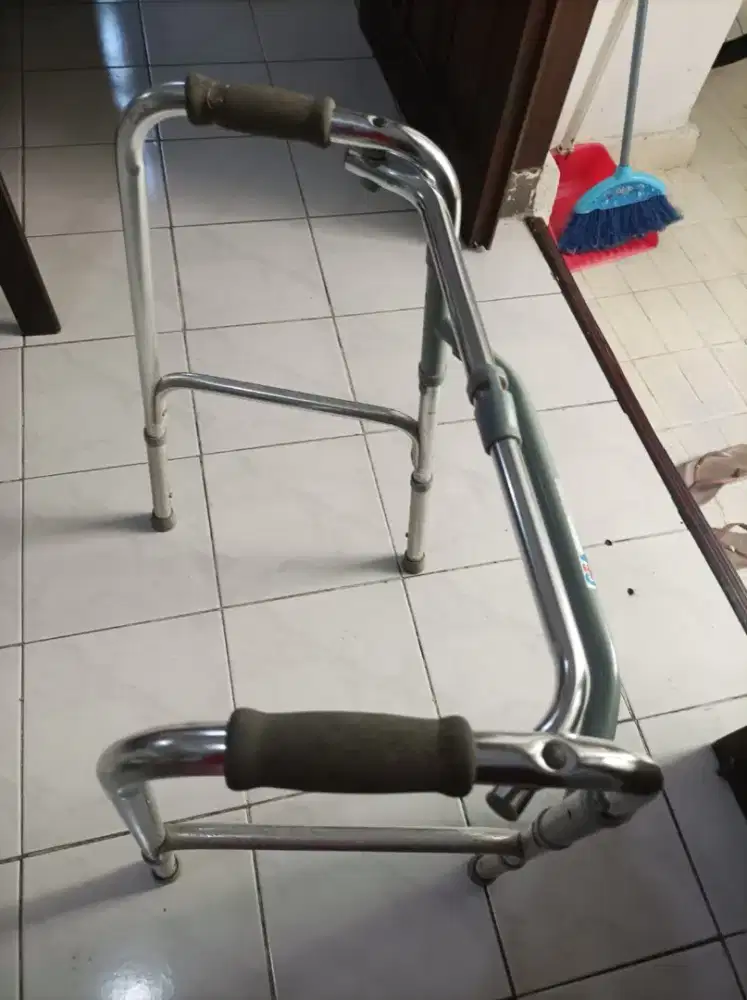 Walker tongkat U bantu jalan lansia