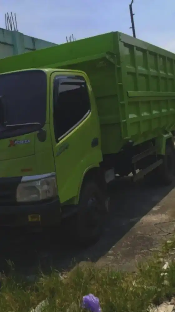 Hino dump truk 2019