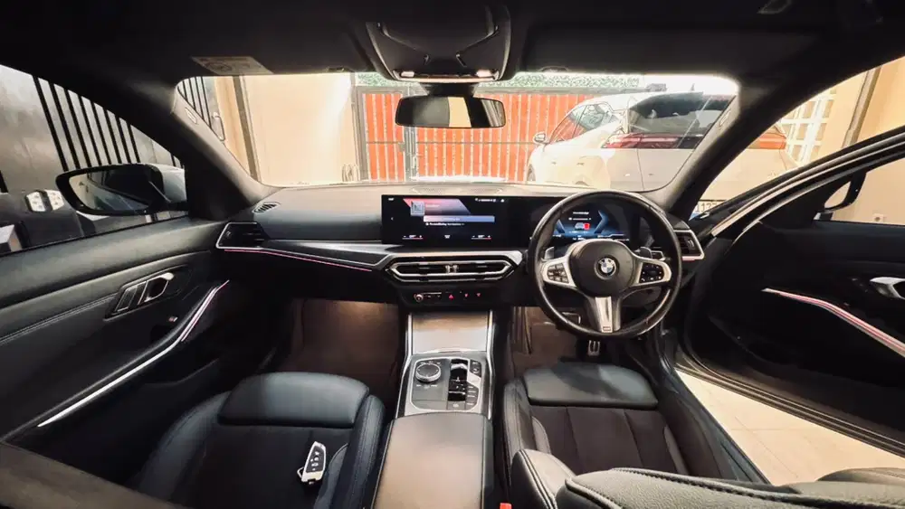BMW 320i 2023 Bensin