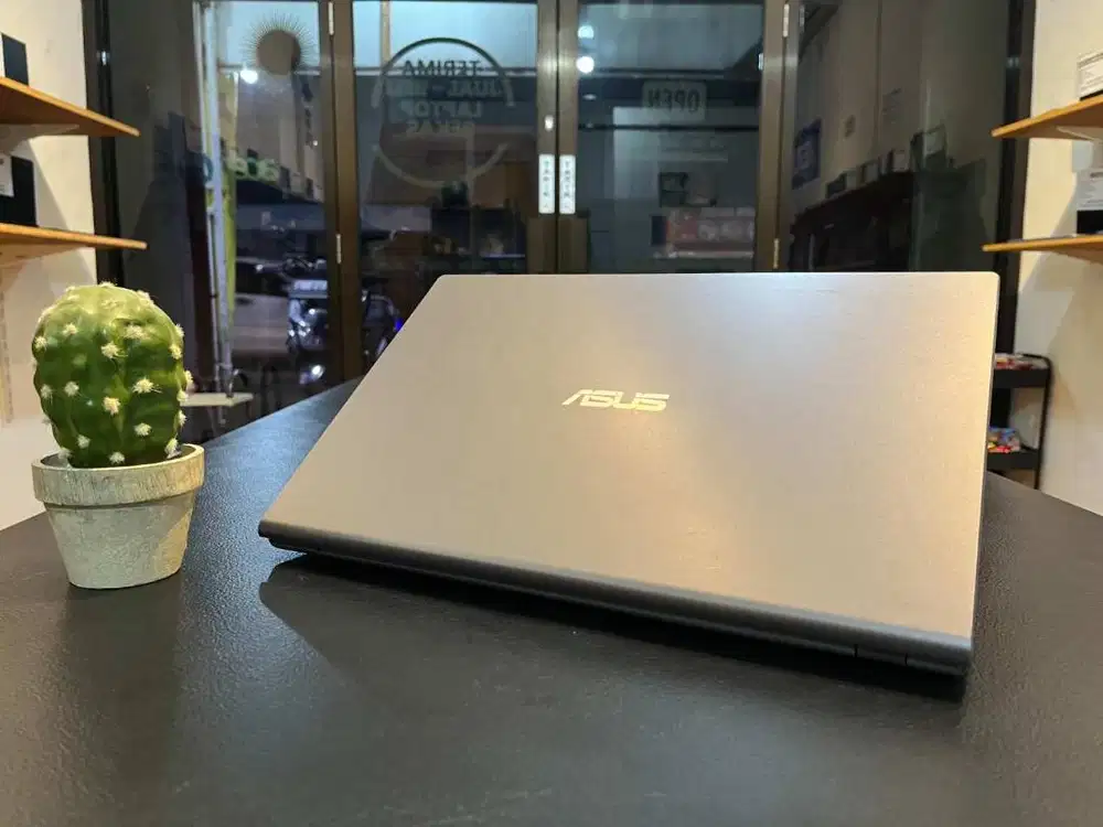 ASUS A516KA//PENTIUM SILVER N6000//KEYBOARD BACKLIT//256GB