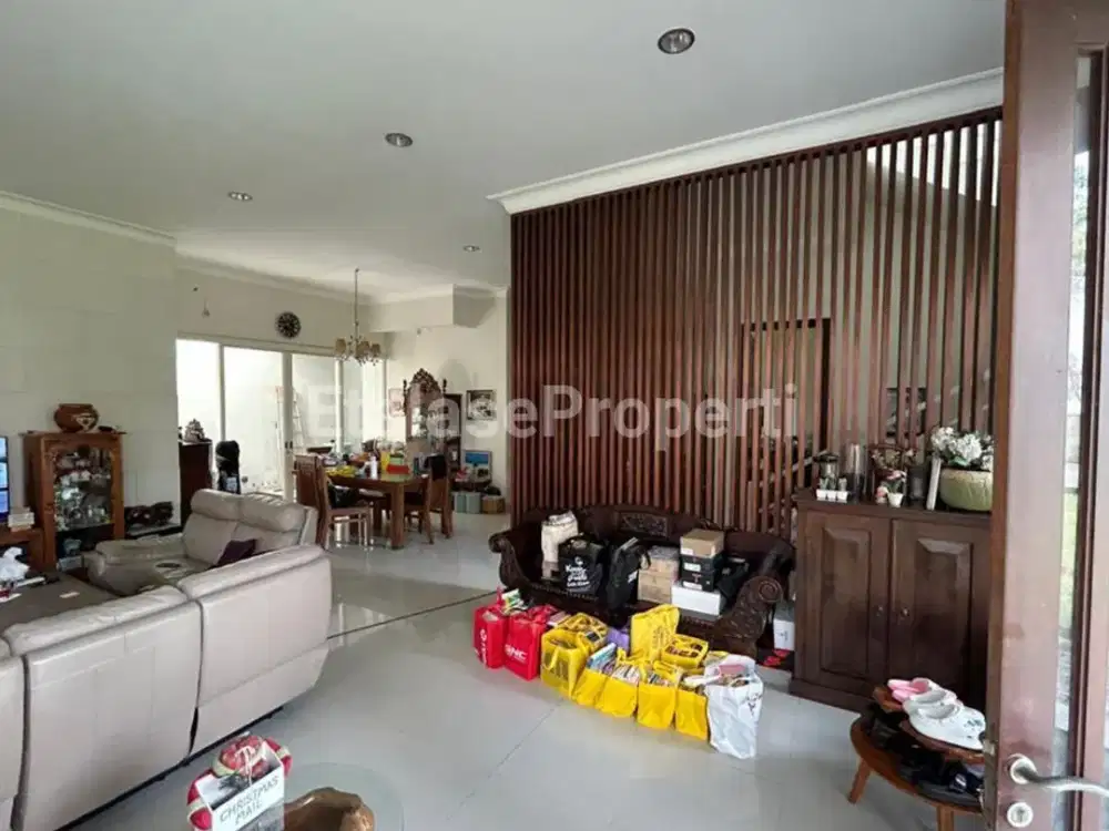 Disewakan rumah villa sentra raya citraland