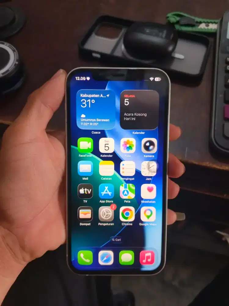 Jual iPhone 12.