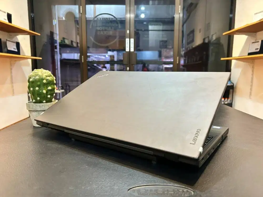 LENOVO THINKPAD T560//NVIDIA 940MX (2GB)